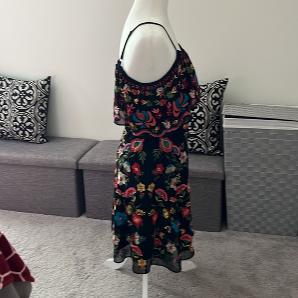 NWOT Alice and Olivia Floral Embroidered Mini Dress - Size 8 - Picture 6 of 13